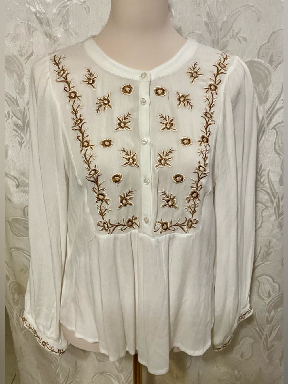 Available White Embroidered Button-Front Blouse Gold Floral Stitching Size L